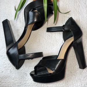 Sz 10 Gianni Bini Heels Black